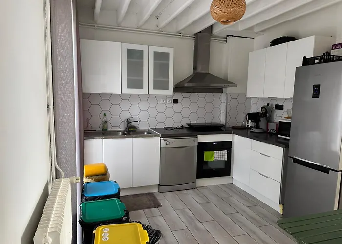 Les Micocouliers - Spacieuse Maison,4chambres ,avec Jardin- Parking -wifi *